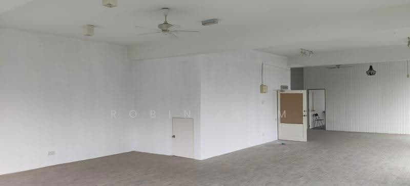 Shop / Office for Rent in Taman Perindustrian Bukit Serdang (Seri Kembangan) - Robin Chum - Interior - PropertyGuru.com.my