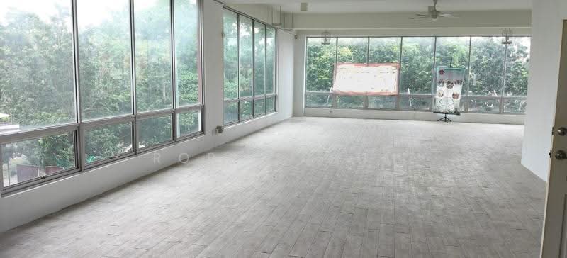 Shop / Office for Rent in Taman Perindustrian Bukit Serdang (Seri Kembangan) - Robin Chum - Interior - PropertyGuru.com.my
