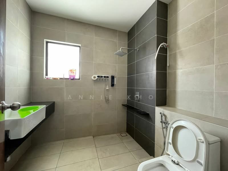 2-storey Terraced House for Rent in Seksyen U13 (Setia Alam) - Annie Kho - Bathroom - PropertyGuru.com.my