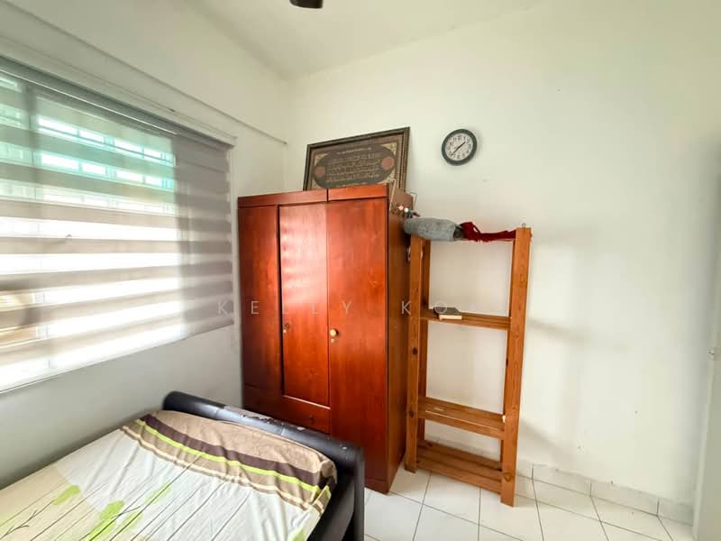 Apartment for Rent at Pangsapuri Mawar - Kelly Kok - Bedroom - PropertyGuru.com.my