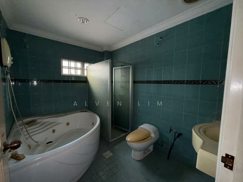 Rumah Teres 2 Tingkat untuk Dijual di Taman Wangsa Permai (Kepong) - Alven Lim - Bathroom - PropertyGuru.com.my