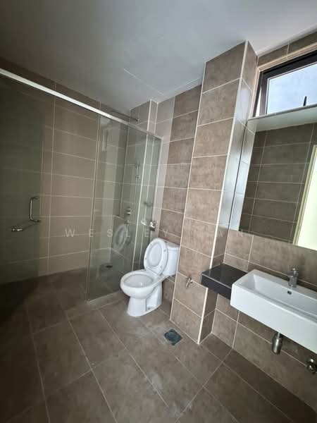 Servis Apartment untuk Dijual di Atlantis Residences (Pangsapuri Atlantis Kota Syahbandar) - Wesley Tan - Bathroom - PropertyGuru.com.my