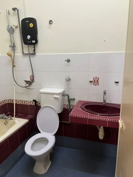 Rumah Berkembar untuk Disewa di Cheras (Selangor) - Tron Wan - Bathroom - PropertyGuru.com.my