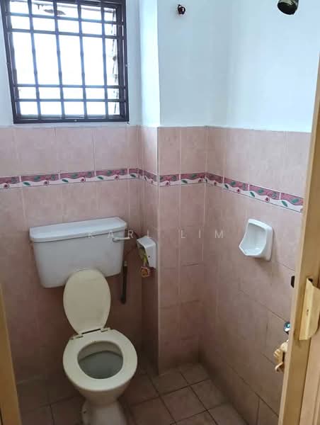 Rumah Teres 2 Tingkat untuk Dijual di Taman Mutiara Rini (Skudai) - Karl Lim - Bathroom - PropertyGuru.com.my