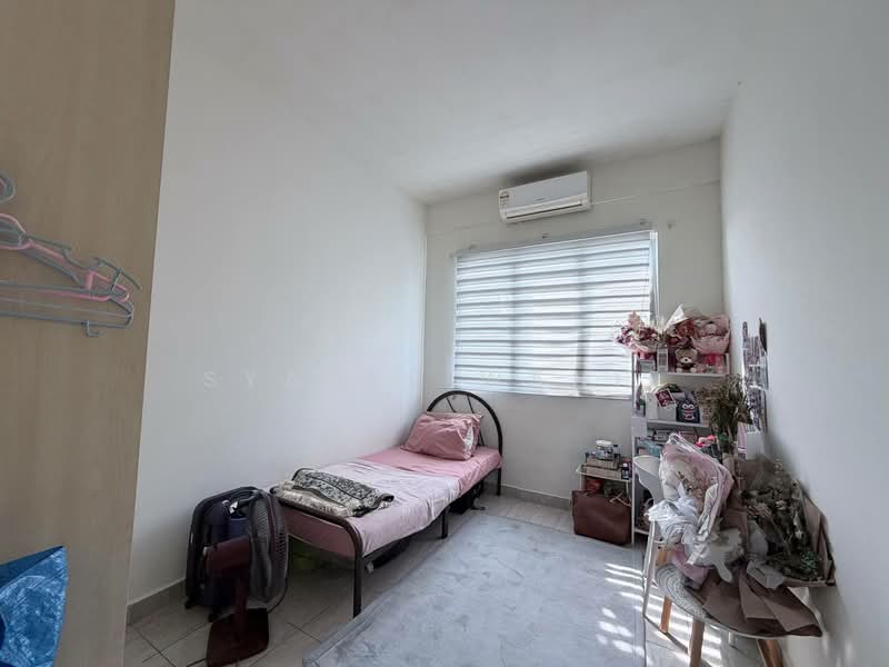 Pangsapuri untuk Dijual di Putra Impian - Syazue Wanie - Bedroom - PropertyGuru.com.my