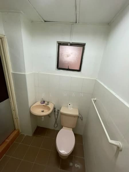 Rumah Teres untuk Dijual di Bandar Utama (Selangor) - RL Han - Bathroom - PropertyGuru.com.my