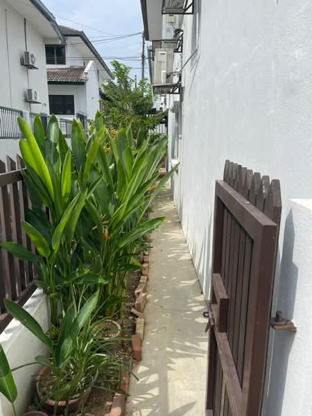 Rumah Teres untuk Dijual di Bandar Utama (Selangor) - RL Han - Exterior - PropertyGuru.com.my