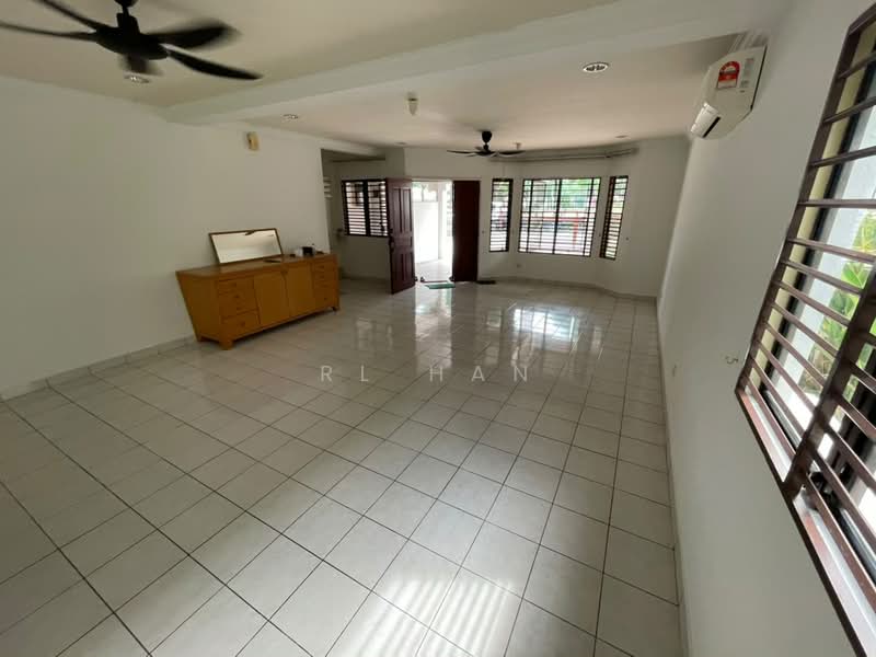 Rumah Teres untuk Dijual di Bandar Utama (Selangor) - RL Han - Living Room - PropertyGuru.com.my