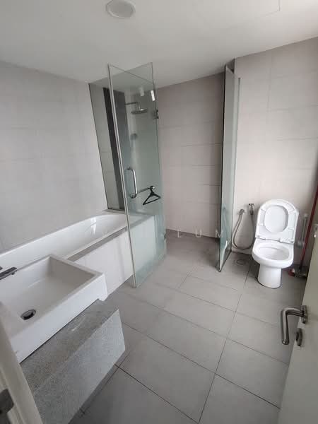 Servis Apartment untuk Disewa di Sfera Residency - Ivan Lum - Bathroom - PropertyGuru.com.my