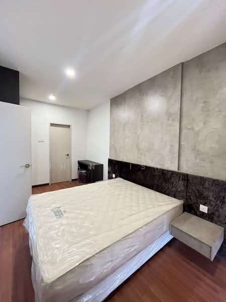Kediaman Servis untuk Dijual di i-Suite @ i-City - Rohana Ishak - Bedroom - PropertyGuru.com.my