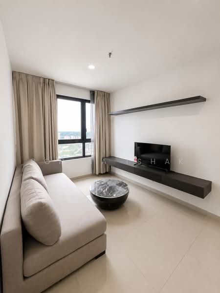 Kediaman Servis untuk Dijual di i-Suite @ i-City - Rohana Ishak - Living Room - PropertyGuru.com.my