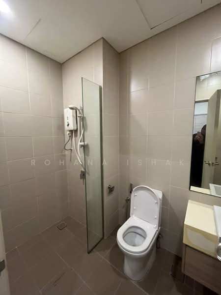 Kediaman Servis untuk Dijual di i-Suite @ i-City - Rohana Ishak - Bathroom - PropertyGuru.com.my