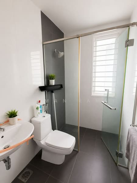 Rumah Banglo untuk Dijual di Bandar Mahkota Cheras (Cheras) - Luqman Ramli - Bathroom - PropertyGuru.com.my
