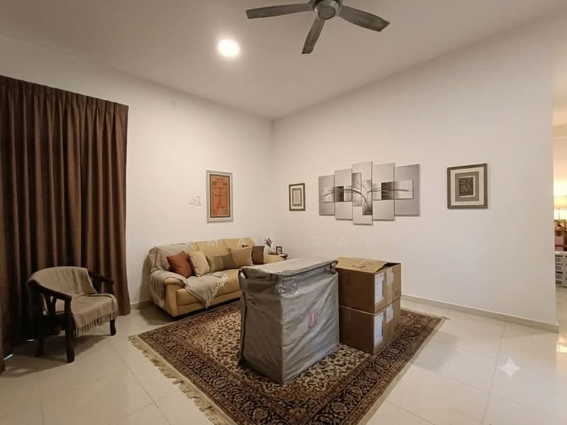 Rumah Banglo untuk Dijual di Bandar Mahkota Cheras (Cheras) - Luqman Ramli - Living Room - PropertyGuru.com.my
