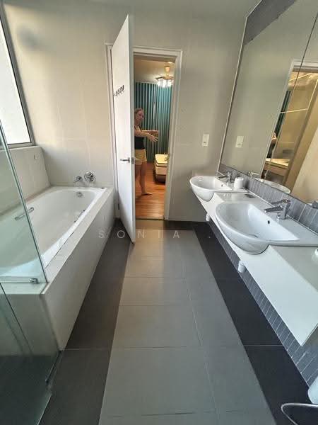 Kondominium untuk Disewa di Kiara 1888 - Sonia . - Bathroom - PropertyGuru.com.my