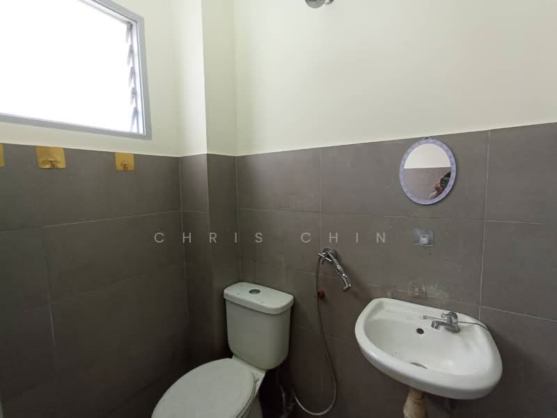 Rumah Teres 2 Tingkat untuk Dijual di Taman Pakatan Jaya (Tambun) - Chris Chin - Bathroom - PropertyGuru.com.my