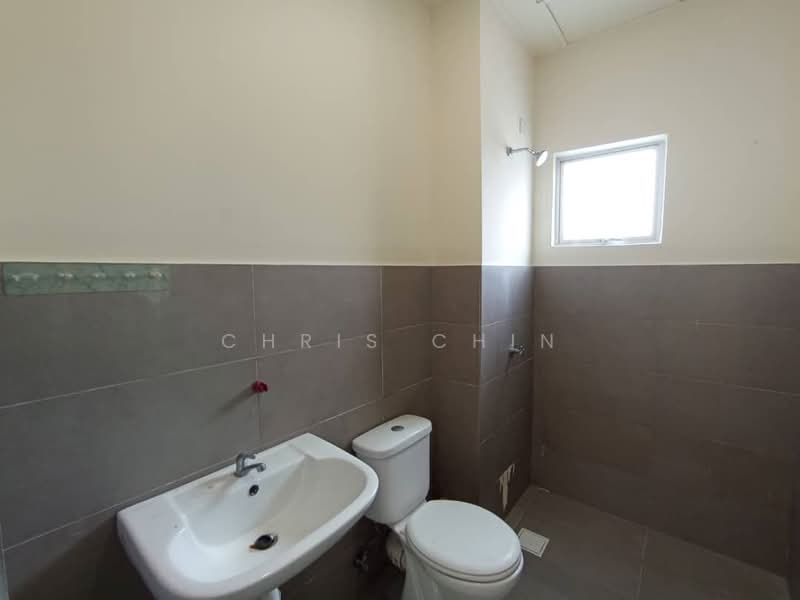 Rumah Teres 2 Tingkat untuk Dijual di Taman Pakatan Jaya (Tambun) - Chris Chin - Bathroom - PropertyGuru.com.my