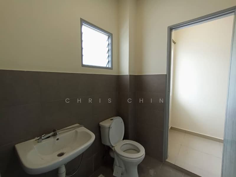 Rumah Teres 2 Tingkat untuk Dijual di Taman Pakatan Jaya (Tambun) - Chris Chin - Bathroom - PropertyGuru.com.my