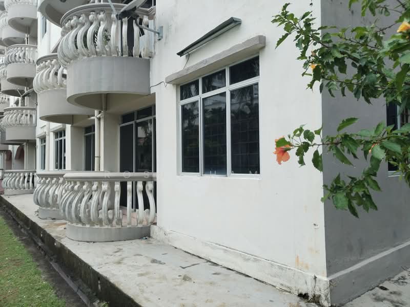 Pangsapuri untuk Dijual di Glory Beach Resort - Rosli Hamid - Exterior - PropertyGuru.com.my