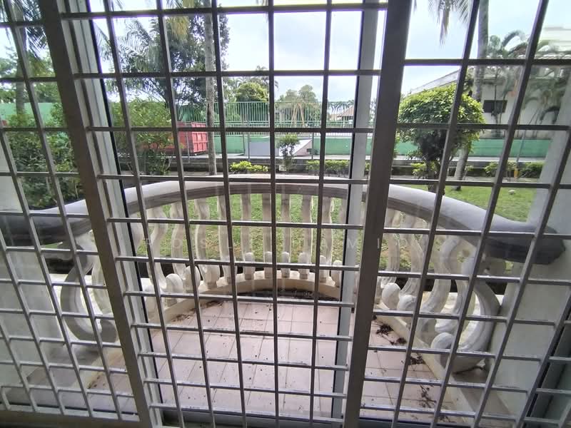 Pangsapuri untuk Dijual di Glory Beach Resort - Rosli Hamid - Balcony - PropertyGuru.com.my