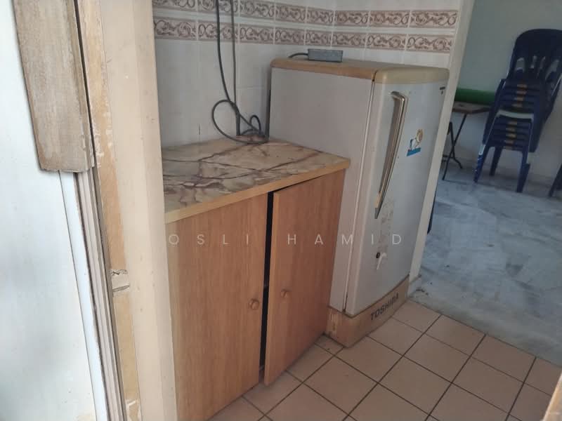 Pangsapuri untuk Dijual di Glory Beach Resort - Rosli Hamid - Kitchen - PropertyGuru.com.my
