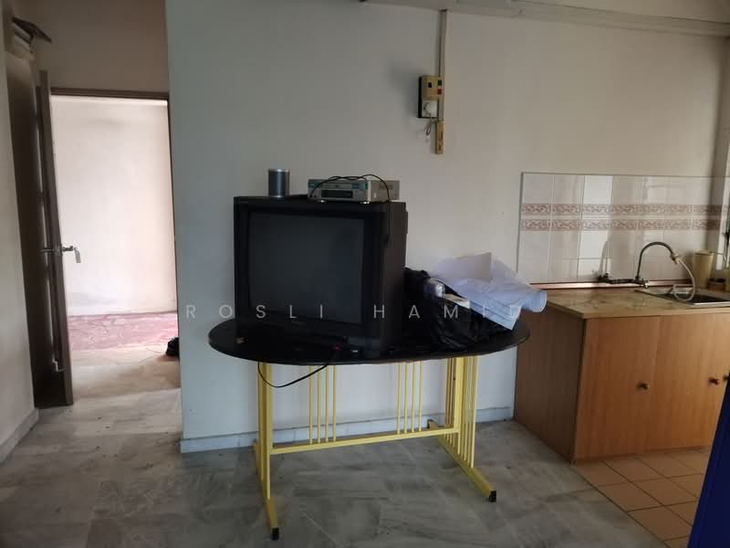 Pangsapuri untuk Dijual di Glory Beach Resort - Rosli Hamid - Kitchen - PropertyGuru.com.my