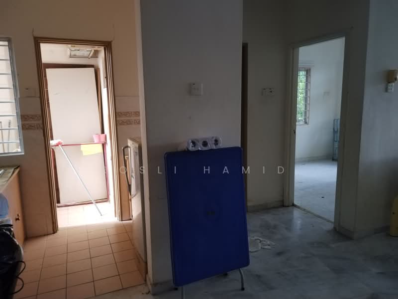 Pangsapuri untuk Dijual di Glory Beach Resort - Rosli Hamid - Kitchen - PropertyGuru.com.my