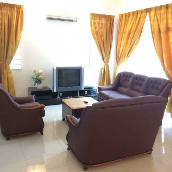 Rumah Berkembar untuk Dijual di Sungai Nibong (Bayan Lepas) - Hong . - Living Room - PropertyGuru.com.my