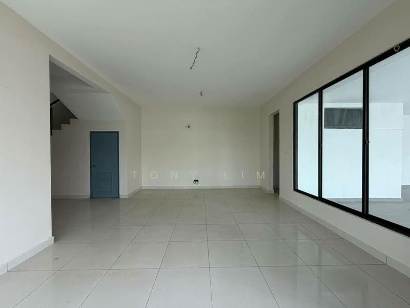 Rumah Berkembar untuk Dijual di Permas Jaya (Johor Bahru) - Tony Lim - Living Room - PropertyGuru.com.my