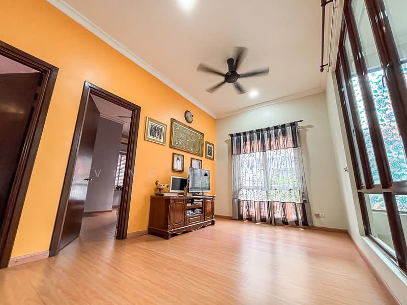 Rumah Berkembar untuk Dijual di Mutiara Damansara (Selangor) - Vincent Liaw - Living Room - PropertyGuru.com.my
