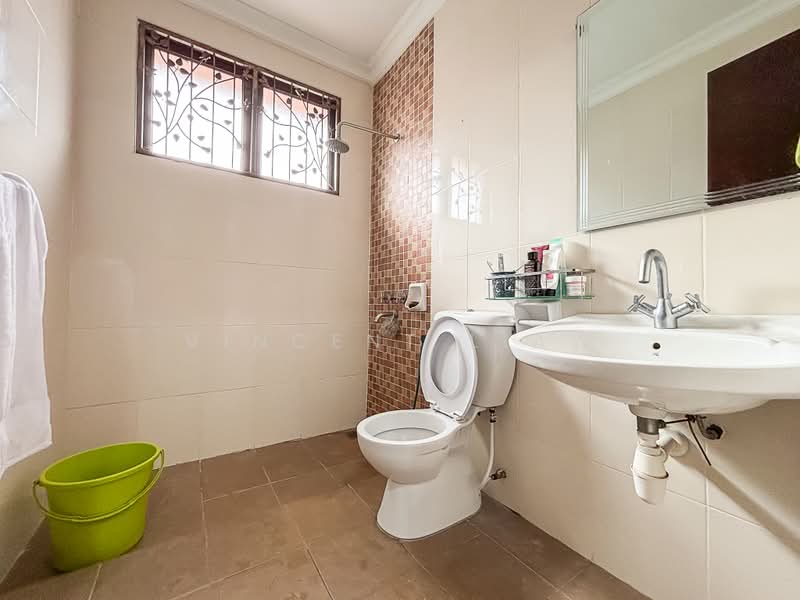 Rumah Berkembar untuk Dijual di Mutiara Damansara (Selangor) - Vincent Liaw - Bathroom - PropertyGuru.com.my