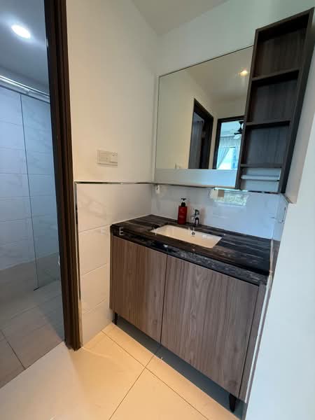Servis Apartment untuk Dijual di Country Garden Central Park - See Yin . - Bathroom - PropertyGuru.com.my