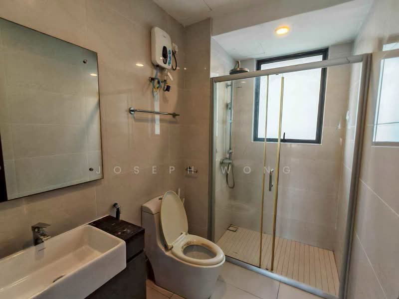 Condominium for Rent at Bay Point @ Country Garden Danga Bay - Joseph Wong - Bathroom - PropertyGuru.com.my