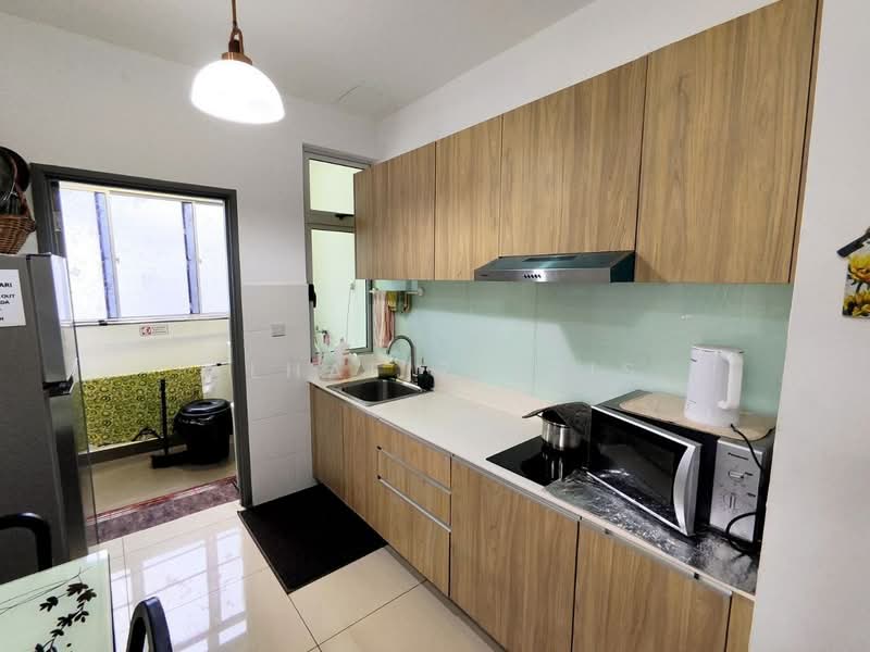 Service Residence for Sale at Meridin Bayvue @ Sierra Perdana - ALHAFIZ AZIS - Kitchen - PropertyGuru.com.my