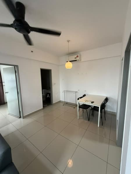 Servis Apartment untuk Disewa di HYVE - Jay Tan - Living Room - PropertyGuru.com.my
