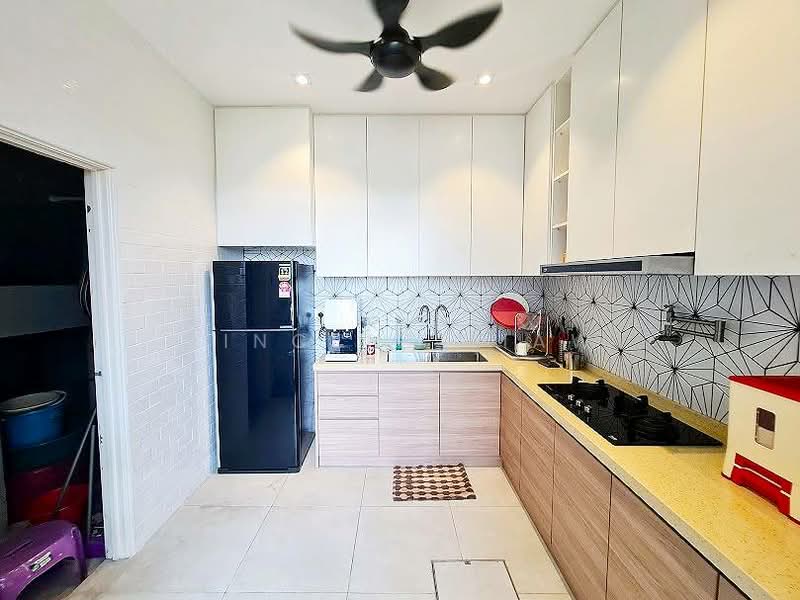 Semi-Detached House for Sale in Seksyen 9 (Kota Damansara) - Vincent Liaw - Kitchen - PropertyGuru.com.my