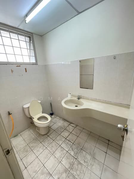 Kondominium untuk Disewa di Platinum Hill PV 5 - Roman Lee - Bathroom - PropertyGuru.com.my