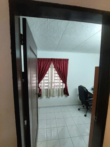 Rumah Teres 1 Tingkat untuk Dijual di Bukit Gedung (Bayan Baru) - Hong . - Study - PropertyGuru.com.my