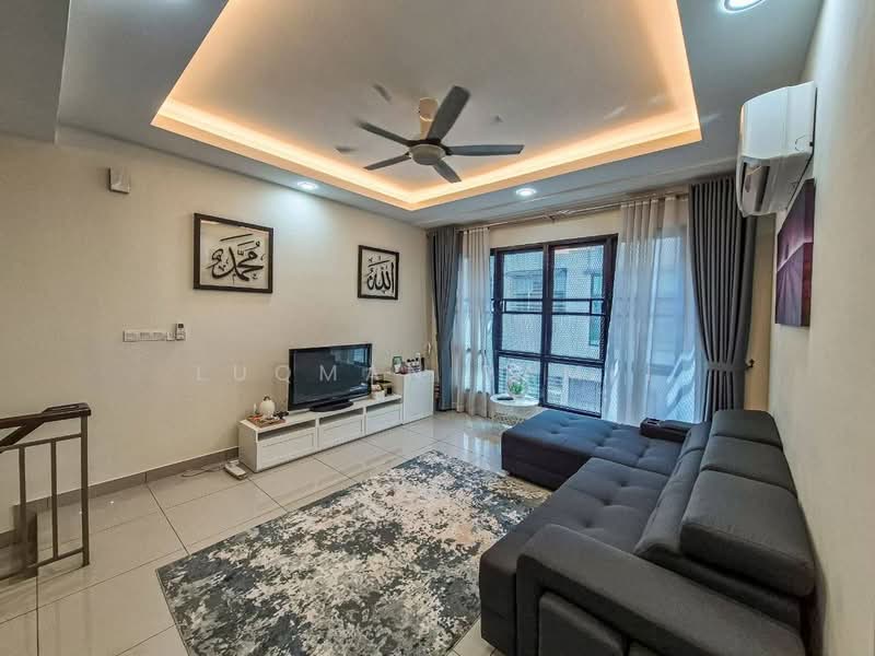 Rumah Bandar untuk Dijual di Bandar Puteri Bangi (Bangi) - Luqman Ramli - Living Room - PropertyGuru.com.my