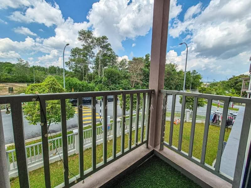Rumah Bandar untuk Dijual di Bandar Puteri Bangi (Bangi) - Luqman Ramli - Balcony - PropertyGuru.com.my