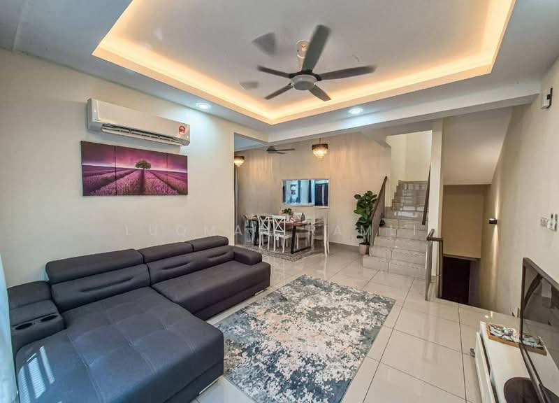 Rumah Bandar untuk Dijual di Bandar Puteri Bangi (Bangi) - Luqman Ramli - Living Room - PropertyGuru.com.my