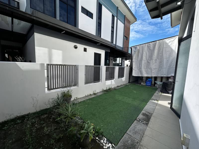 Cluster House for Sale in Setia Tropika (Johor Bahru) - See Yin . - Exterior - PropertyGuru.com.my