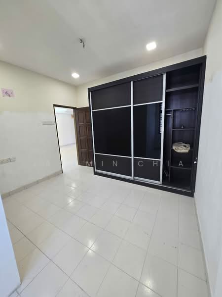 Kediaman Servis untuk Dijual di Fortune Avenue - Jasemin Chia - Bedroom - PropertyGuru.com.my