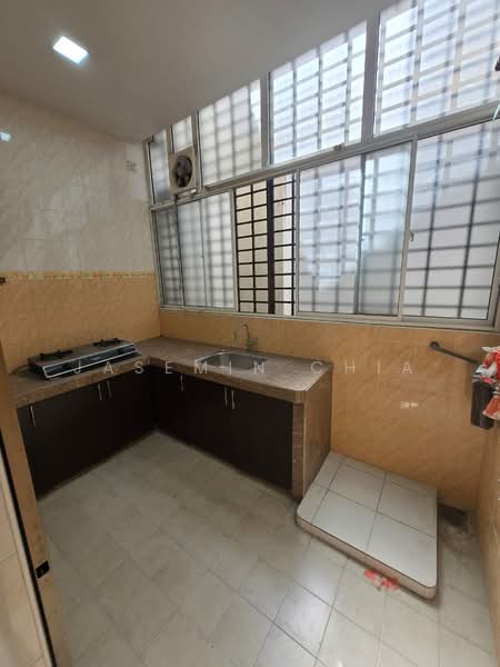 Kediaman Servis untuk Dijual di Fortune Avenue - Jasemin Chia - Kitchen - PropertyGuru.com.my