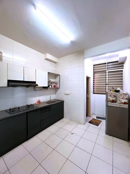 Service Residence for Sale at Sky Gardens Residences - Karl Lim - Kitchen - PropertyGuru.com.my