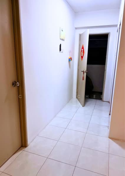 Pangsapuri untuk Disewa di Taman Bukit Erskine - Clifton Chee - Corridor - PropertyGuru.com.my