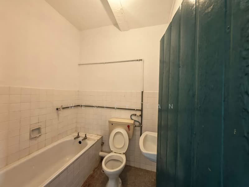 2-storey Terraced House for Sale in Kampung Lapan (Melaka City) - Wesley Tan - Bathroom - PropertyGuru.com.my