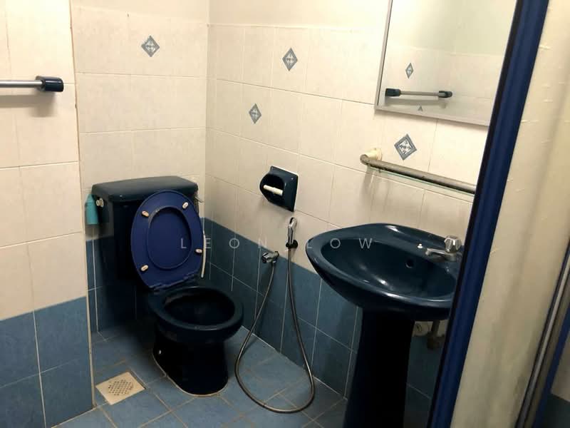 Kondominium untuk Disewa di Vista Komanwel A - Leon Low - Bathroom - PropertyGuru.com.my