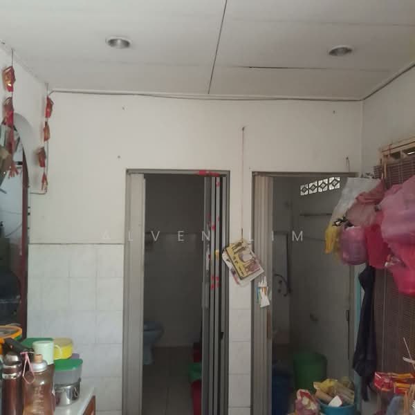 Rumah Teres 1-Tingkat untuk Dijual di Kepong Baru (Kepong) - Alven Lim - Bathroom - PropertyGuru.com.my