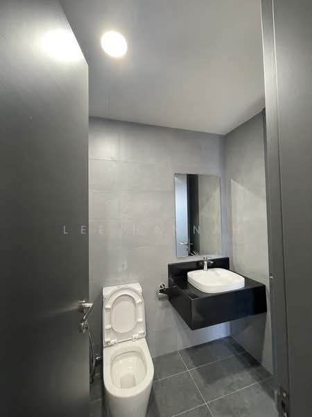 Servis Apartment untuk Disewa di Sunway Velocity TWO - Lee Hannah - Bathroom - PropertyGuru.com.my
